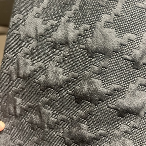 Black, houndstooth plaid pattern, pencil skirt - Picture 4 of 8